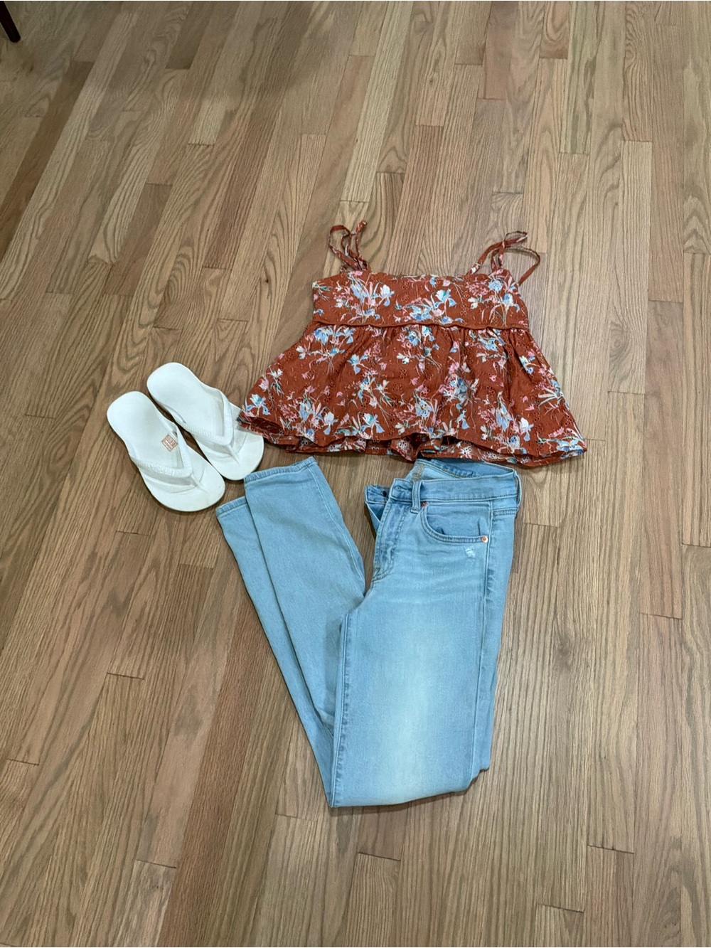 GAP Light Wash Skinny Jeans with Knee Distress - Blue